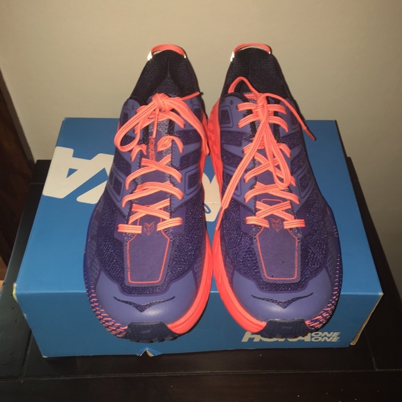 Hoka One One Shoes - HOKA Women Speedgoat 2, NIB